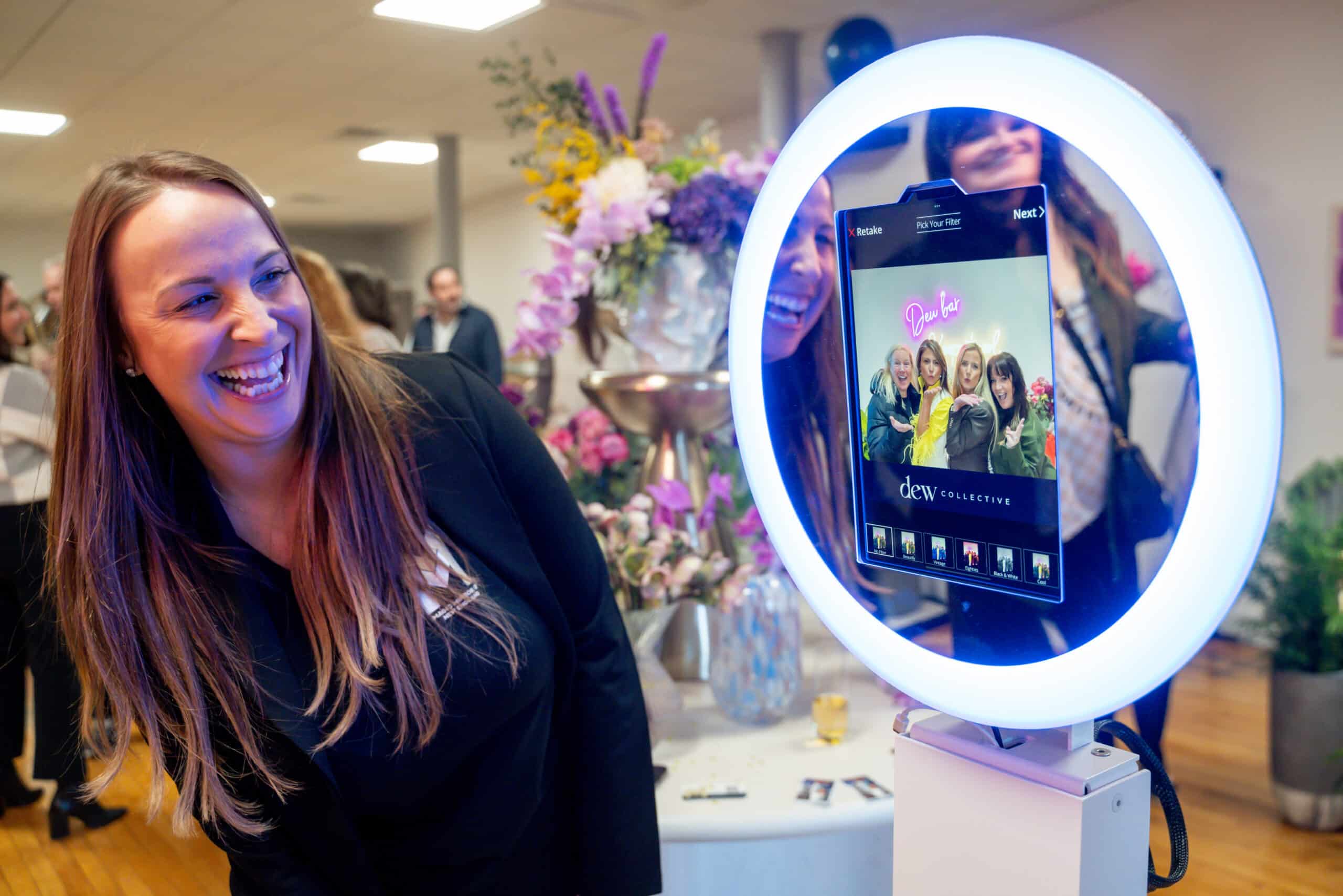 Digital drop-off booth screen for instant 360 video sharing